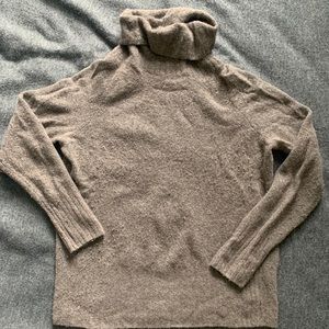Aritzia turtle neck